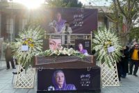 تشویق ژاله علو این‌بار در قطعه هنرمندان