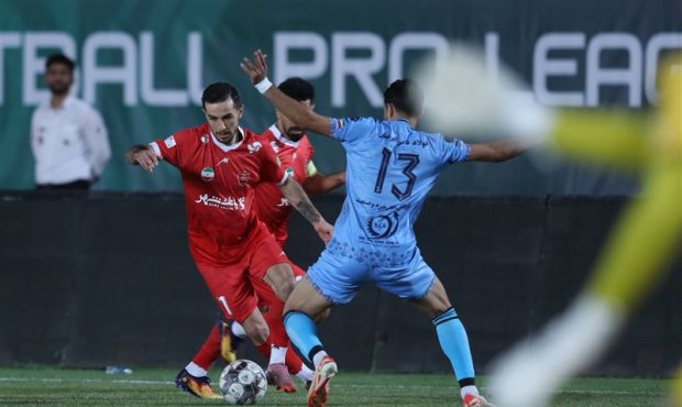 نیمه نخست با تساوی چادرملو و پرسپولیس به پایان رسید