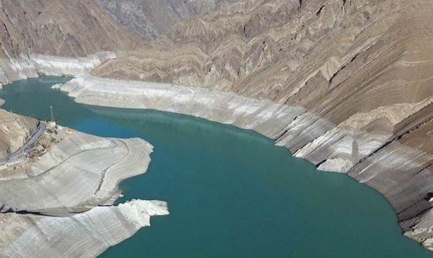 تهران به کف آب رسید؛ برداشت از حجم مرده سدها آغاز شد