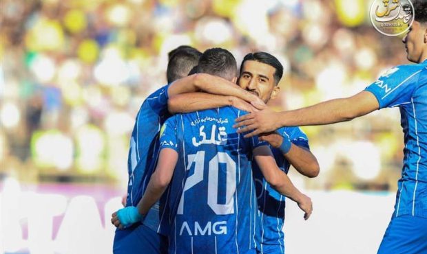 استقلال با شکست فجر در شیراز به صدر جدول صعود کرد استقلال با شکست فجر در شیراز به صدر جدول صعود کرد