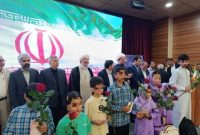 در سفر به بوشهر؛ وزیر راه و شهرسازی از خانوادههای معزز شهدا تقدیر به عمل آورد در سفر به بوشهر؛ وزیر راه و شهرسازی از خانوادههای معزز شهدا تقدیر به عمل آورد