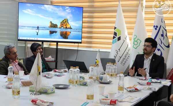 مادران نسل زد: میان قاب دروغین اینستاگرام و واقعیت خستهکننده مادری مادران نسل زد: میان قاب دروغین اینستاگرام و واقعیت خستهکننده مادری