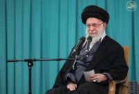 اطلاعیه دفتر رهبر انقلاب درباره تماس مردم برای طلب حلالیت از امام شهید اطلاعیه دفتر رهبر انقلاب درباره تماس مردم برای طلب حلالیت از امام شهید