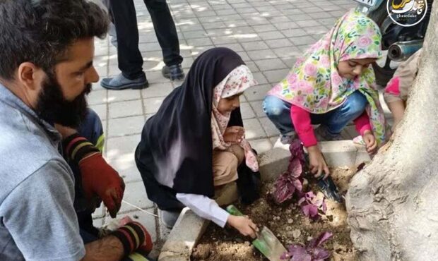 زندگی در تهران جاری است؛ لبخند خانوادهها در بوستان قائم زندگی در تهران جاری است؛ لبخند خانوادهها در بوستان قائم