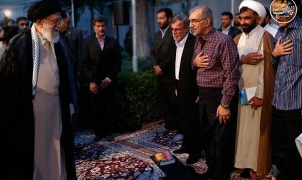 گردهمایی اهالی فرهنگ و هنر به یاد رهبر شهید گردهمایی اهالی فرهنگ و هنر به یاد رهبر شهید