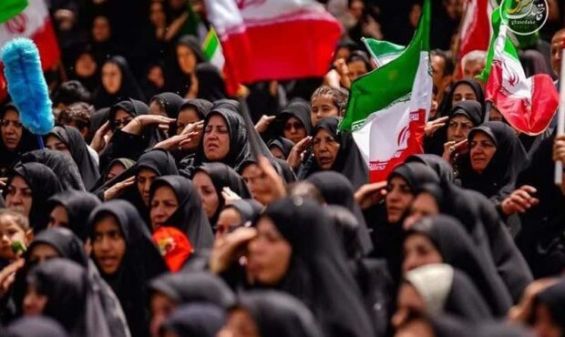فردا؛ راهپیمایی دختران “جانفدای ایران” در خیابان انقلاب فردا؛ راهپیمایی دختران “جانفدای ایران” در خیابان انقلاب