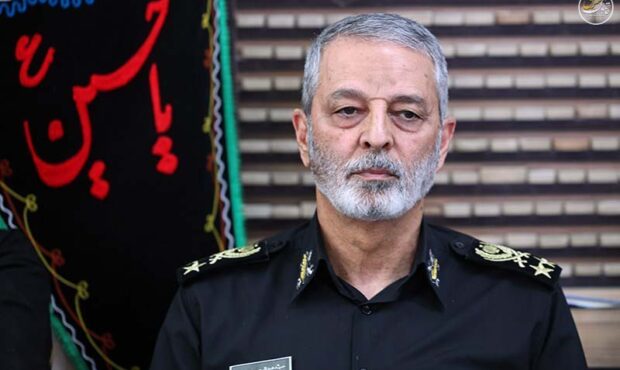 دست نوشته سپهبد سید عبدالرحیم موسوی یک ساعت پیش از شهادتش دست نوشته سپهبد سید عبدالرحیم موسوی یک ساعت پیش از شهادتش