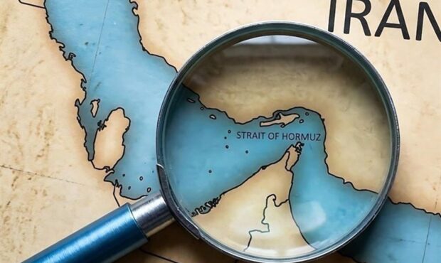 انسداد تنگه هرمز چگونه اقتصاد آمریکا را تحت فشار قرار داد؟