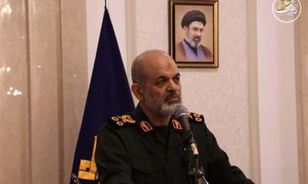 سرلشکر وحیدی: رزمندگان اسلام مسلحترین ارتش تاریخ را به زانو در آوردند سرلشکر وحیدی: رزمندگان اسلام مسلحترین ارتش تاریخ را به زانو در آوردند
