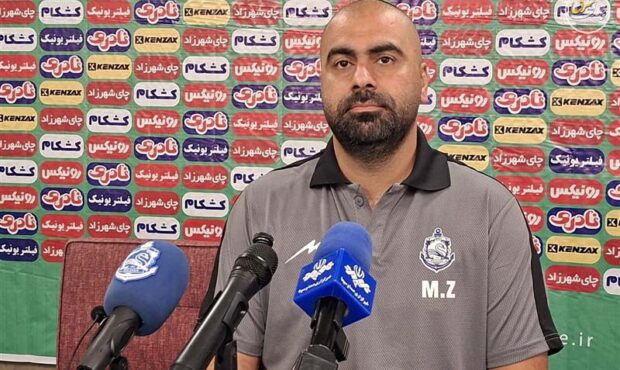 زارع: نیمکت پرسپولیس یک تیم است/بخاطر شرایط به مربیان ایرانی اعتماد شد