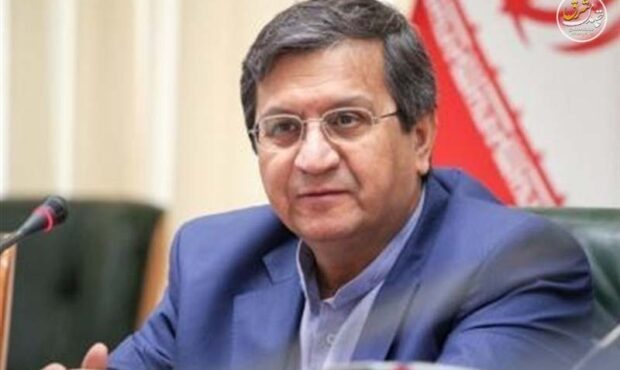 همتی: بانک مرکزی به‌موقع و با قدرت در بازار ارز مداخله می کند