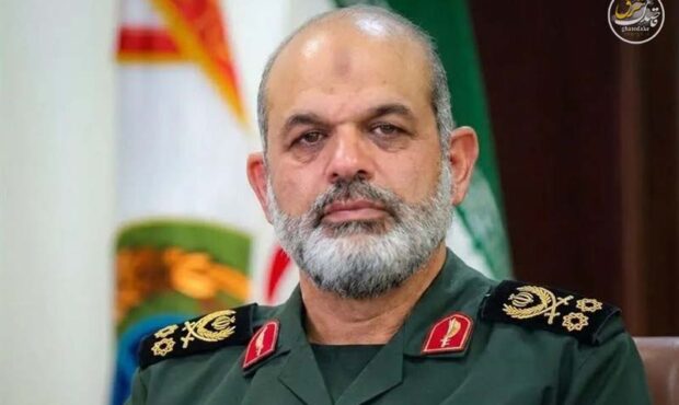 سرلشکر وحیدی: خون پاک شهیدانمان بی حساب نخواهد ماند سرلشکر وحیدی: خون پاک شهیدانمان بی حساب نخواهد ماند